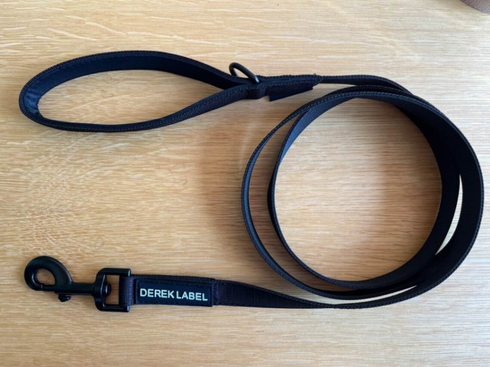 Black dog leash