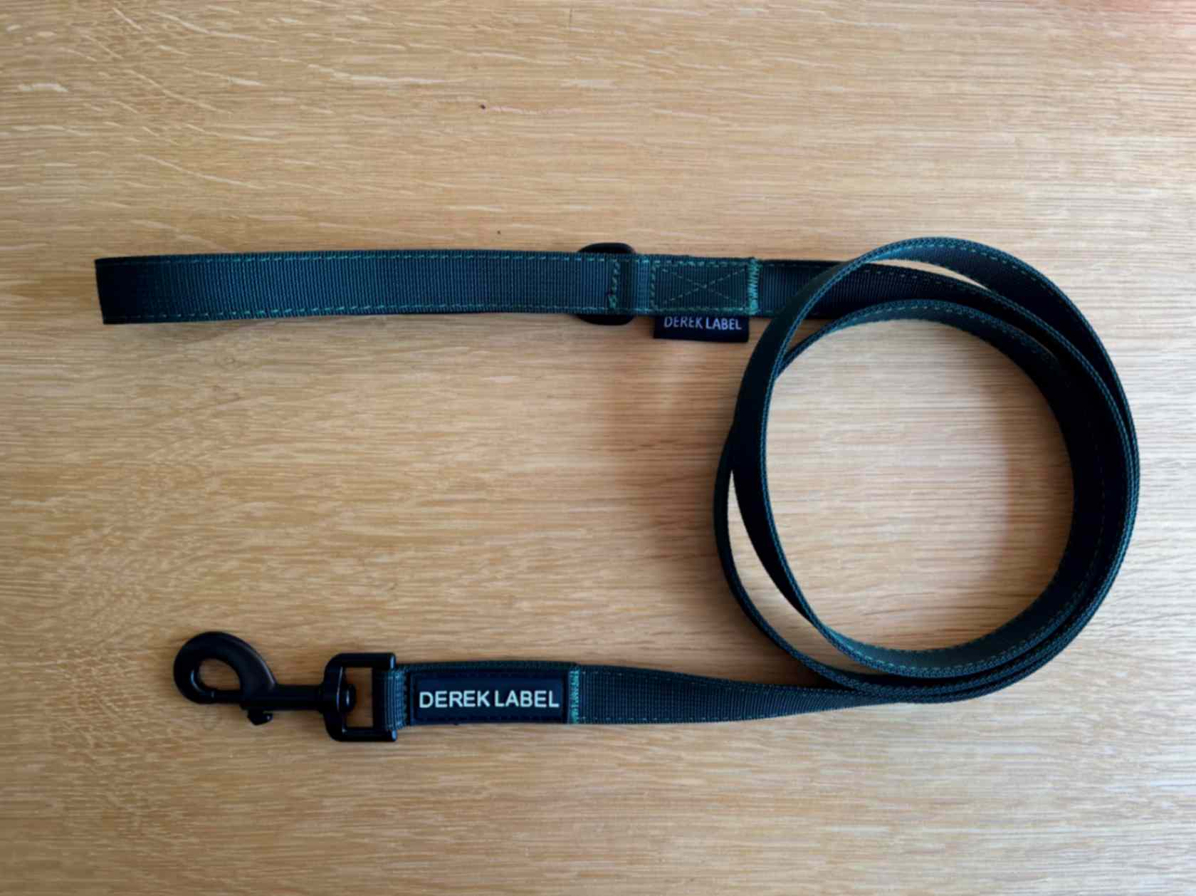 Dark green leash